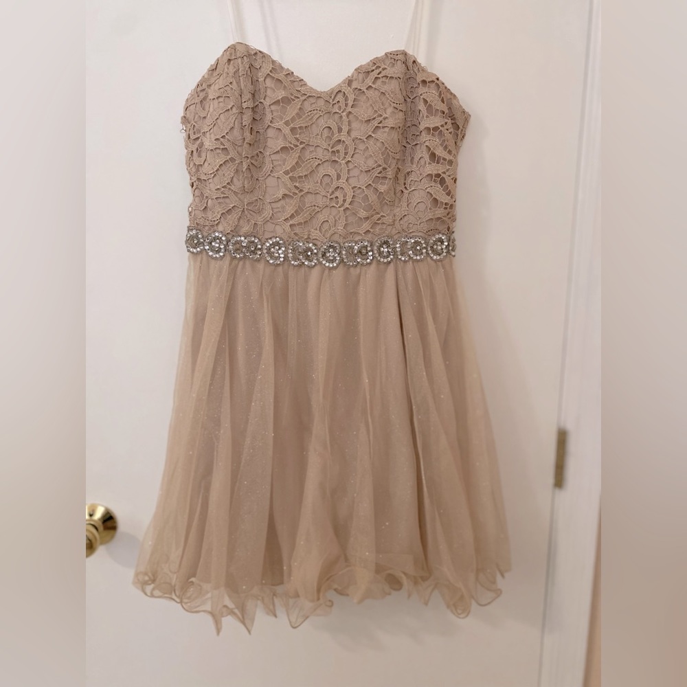 Sand color mini dress. Size: 13